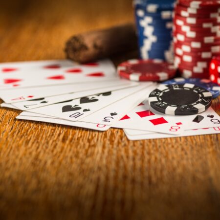 How to play blackjack online?